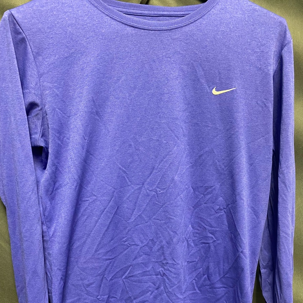 Nike long sleeve t-shirt